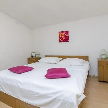 Apartamento Mara - 50m From Sea Rogoznica (Sibenik-Knin)