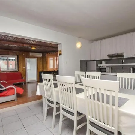 Apartamento Mara - 50m From Sea Rogoznica (Sibenik-Knin)